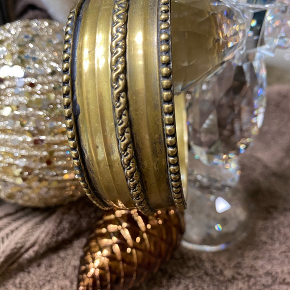 🐝 2/$10 Two beautiful brass bracelets - Picture 2 of 5